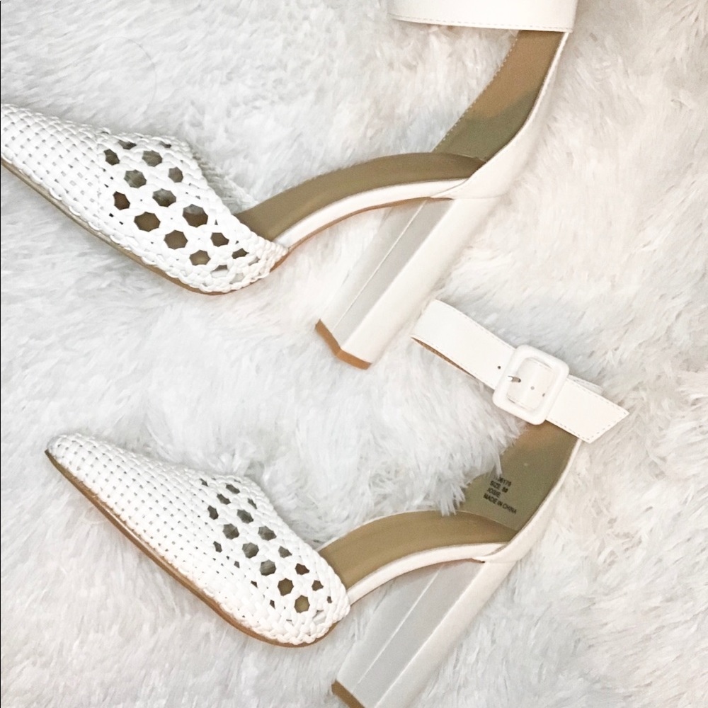 White Pumps 🥂🌸